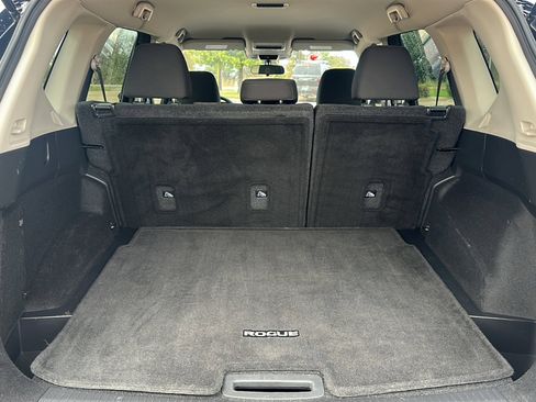 Used 2023 Nissan Rogue S image 21