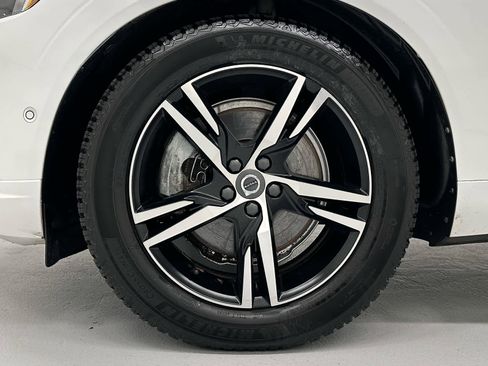 Used 2018 Volvo XC60 T8 R-Design w/ Convenience Package image 9