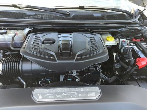 Used 2023 Jeep Wagoneer Series III w/ Premium Group I AWD/4WD image 30