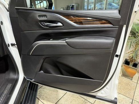 Used 2023 Cadillac Escalade ESV Premium Luxury w/ Performance Package image 35