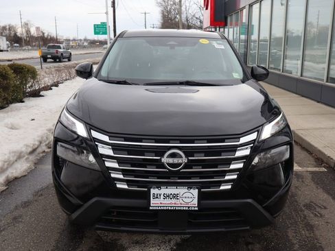 Certified 2025 Nissan Rogue SV AWD/4WD image 4