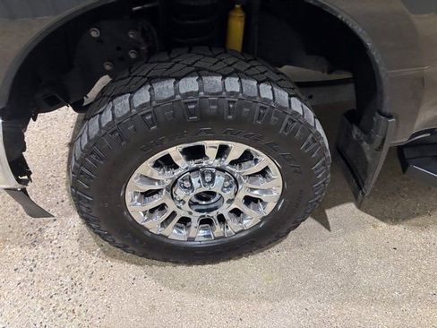 Used 2022 Ford F250 XLT w/ XLT Premium Package image 28