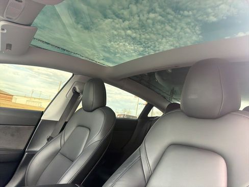 Used 2021 Tesla Model 3 Performance image 15