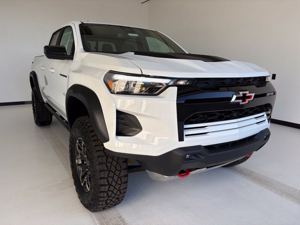 New 2026 Chevrolet Colorado ZR2 w/ Technology Package AWD/4WD image 15