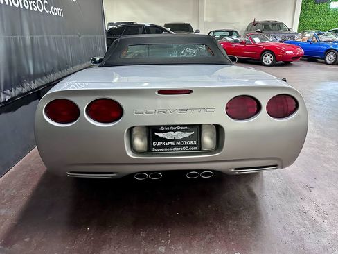 Used 2001 Chevrolet Corvette Convertible w/ Preferred Equipment Group2 image 12