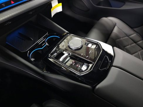 Used 2025 BMW i5 M60 image 30