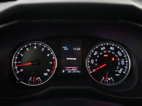 Used 2021 Toyota RAV4 LE AWD/4WD image 24