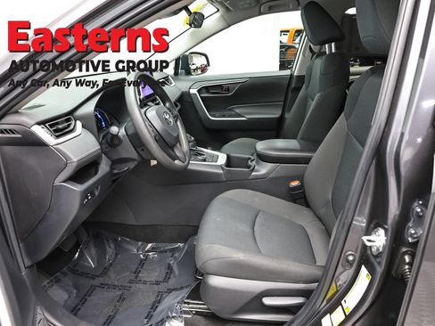 Used 2023 Toyota RAV4 LE AWD/4WD image 14