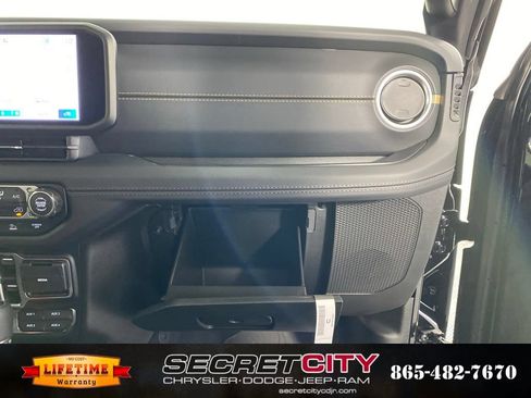 New 2026 Jeep Wrangler Unlimited Sahara AWD/4WD image 33