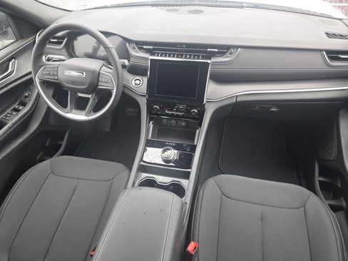 Used 2025 Jeep Grand Cherokee L Laredo w/ Luxury Tech Group I image 23