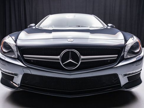Used 2015 Mercedes-Benz SL 63 AMG w/ Driver Assistance Package image 47