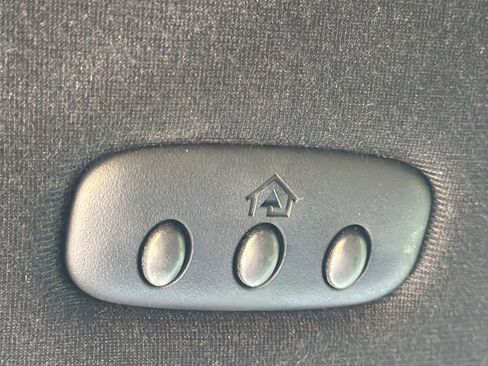 Used 2017 Ford Expedition XLT image 30