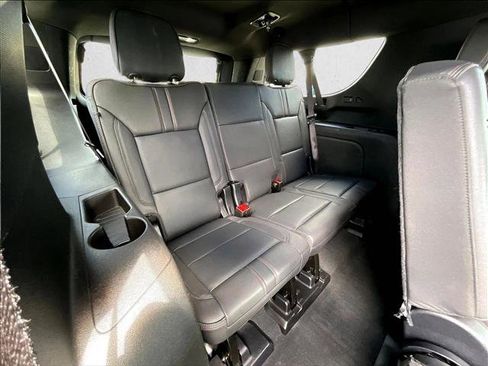 Certified 2025 Chevrolet Suburban RST image 29