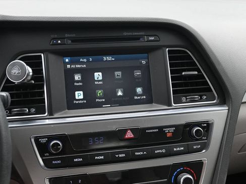 Used 2016 Hyundai Sonata SE FWD image 17