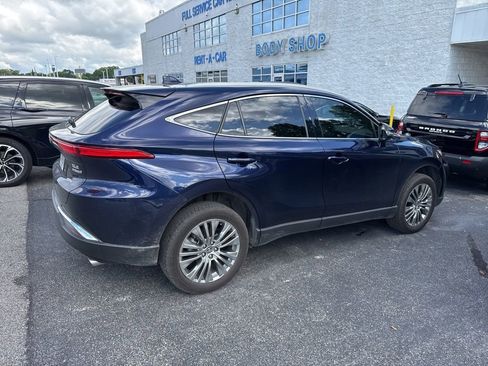 Used 2022 Toyota Venza XLE AWD/4WD image 1