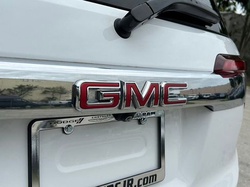 Used 2023 GMC Acadia SLE image 27