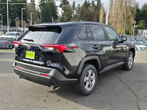 New 2025 Toyota RAV4 XLE image 7