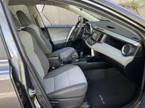 Used 2015 Toyota RAV4 LE AWD/4WD image 6