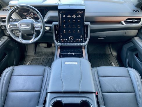 Used 2025 GMC Yukon Denali w/ Denali Reserve Package AWD/4WD image 16