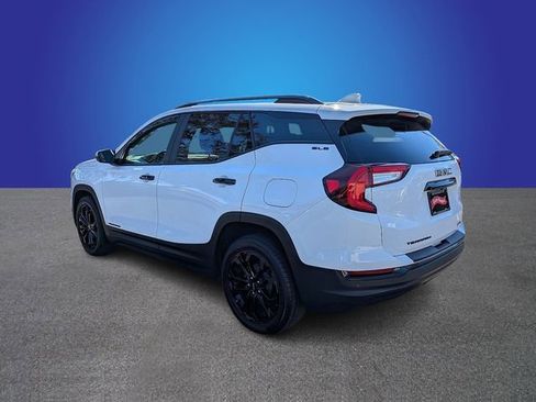 Used 2022 GMC Terrain SLE w/ Driver Convenience Package image 3