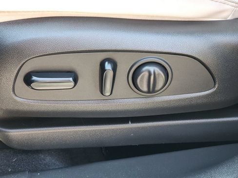 Used 2021 Buick Encore GX Preferred w/ Cold Weather Comfort Package AWD/4WD image 9