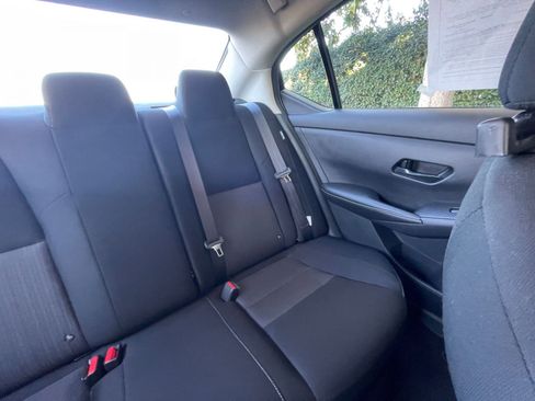 Used 2025 Nissan Sentra SV image 36