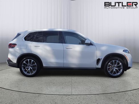 Used 2024 BMW X5 xDrive40i w/ Premium Package image 8