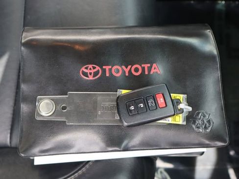 Used 2017 Toyota Highlander XLE image 54
