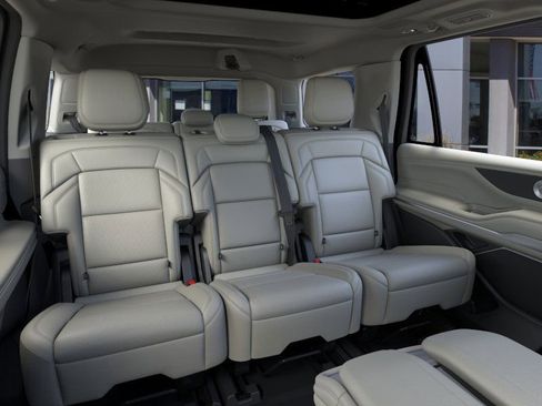 New 2026 Lincoln Navigator Reserve w/ Jet Appearance Package image 11