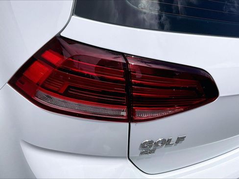 Used 2018 Volkswagen Golf SE FWD image 28