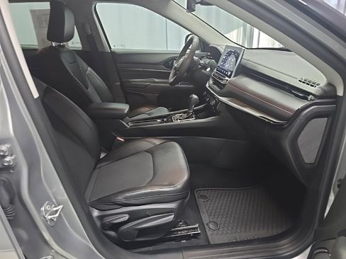 Used 2022 Jeep Compass Trailhawk image 5