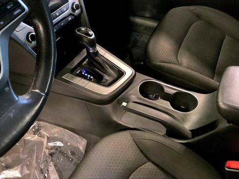 Used 2017 Hyundai Elantra Value Edition image 16