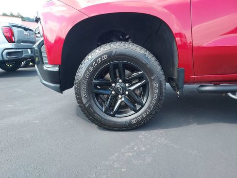 Used 2021 Chevrolet Silverado 1500 Custom Trail Boss w/ LPO, Dark Essentials Package AWD/4WD image 10