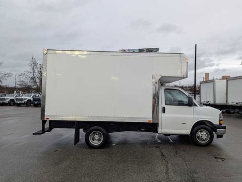 New 2024 Chevrolet Express 3500 w/ Power Convenience Package image 7