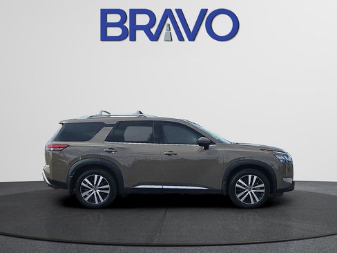 Used 2025 Nissan Pathfinder Platinum w/ Cargo Package FWD image 3