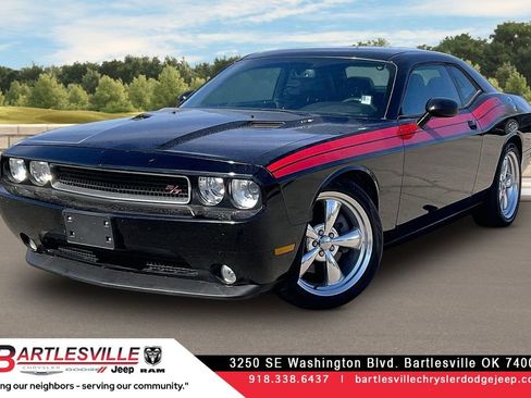 Used 2013 Dodge Challenger R/T image 1
