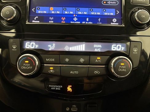 Used 2022 Nissan Rogue Sport SL AWD/4WD image 9