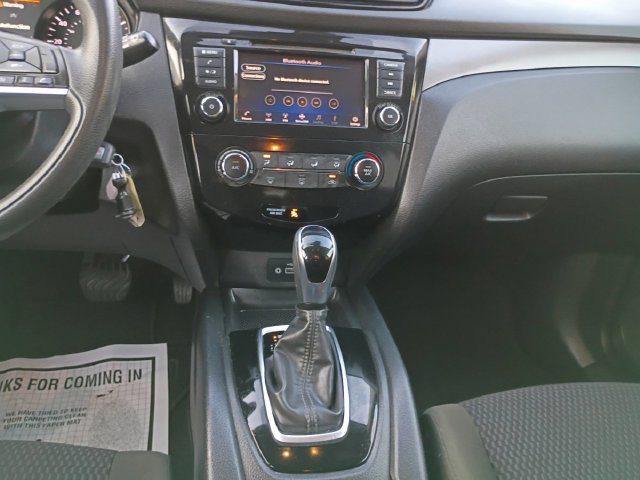 Used 2022 Nissan Rogue Sport S FWD image 3