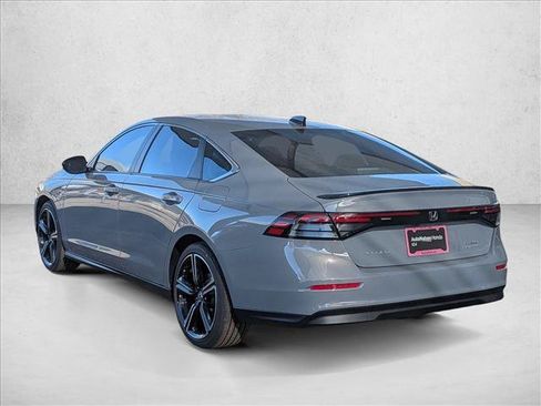 Used 2025 Honda Accord Sport image 9