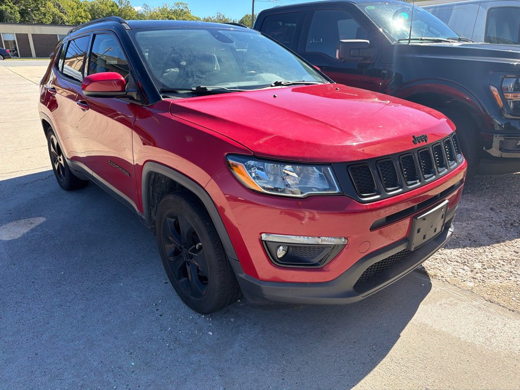 Used 2019 Jeep Compass Latitude FWD image 2