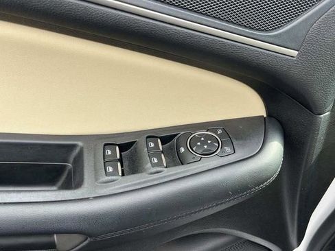 Used 2020 Ford Edge SEL image 38