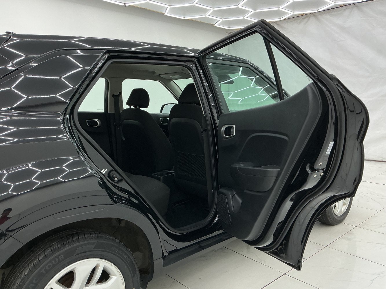 Used 2021 Hyundai Venue SE FWD image 23