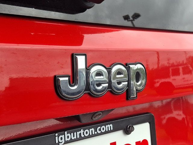 Used 2023 Jeep Renegade Latitude AWD/4WD image 29