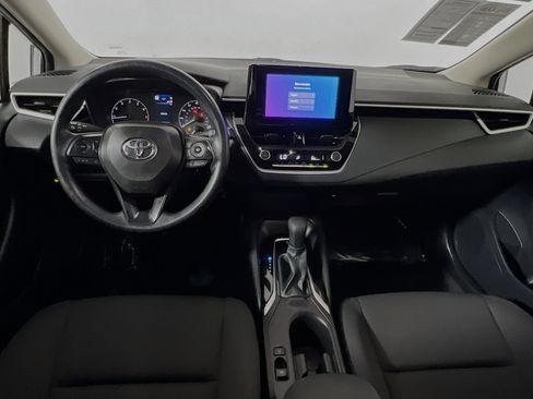Used 2025 Toyota Corolla LE image 28