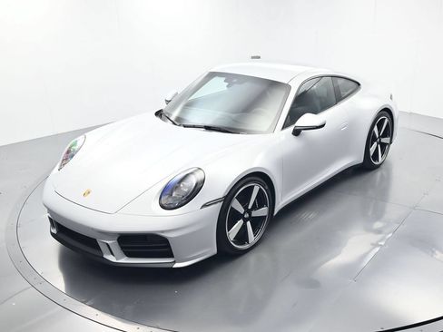 Certified 2026 Porsche 911 Carrera S RWD image 32