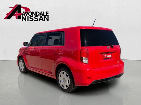 Used 2014 Scion xB FWD image 4