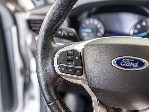 Used 2021 Ford Explorer XLT AWD/4WD image 22