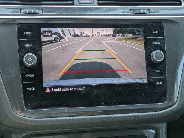 Used 2023 Volkswagen Tiguan SE AWD/4WD image 21