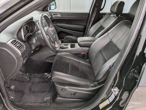 Used 2017 Jeep Grand Cherokee Altitude AWD/4WD image 14