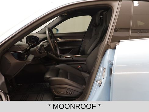 Used 2023 Porsche Taycan image 12